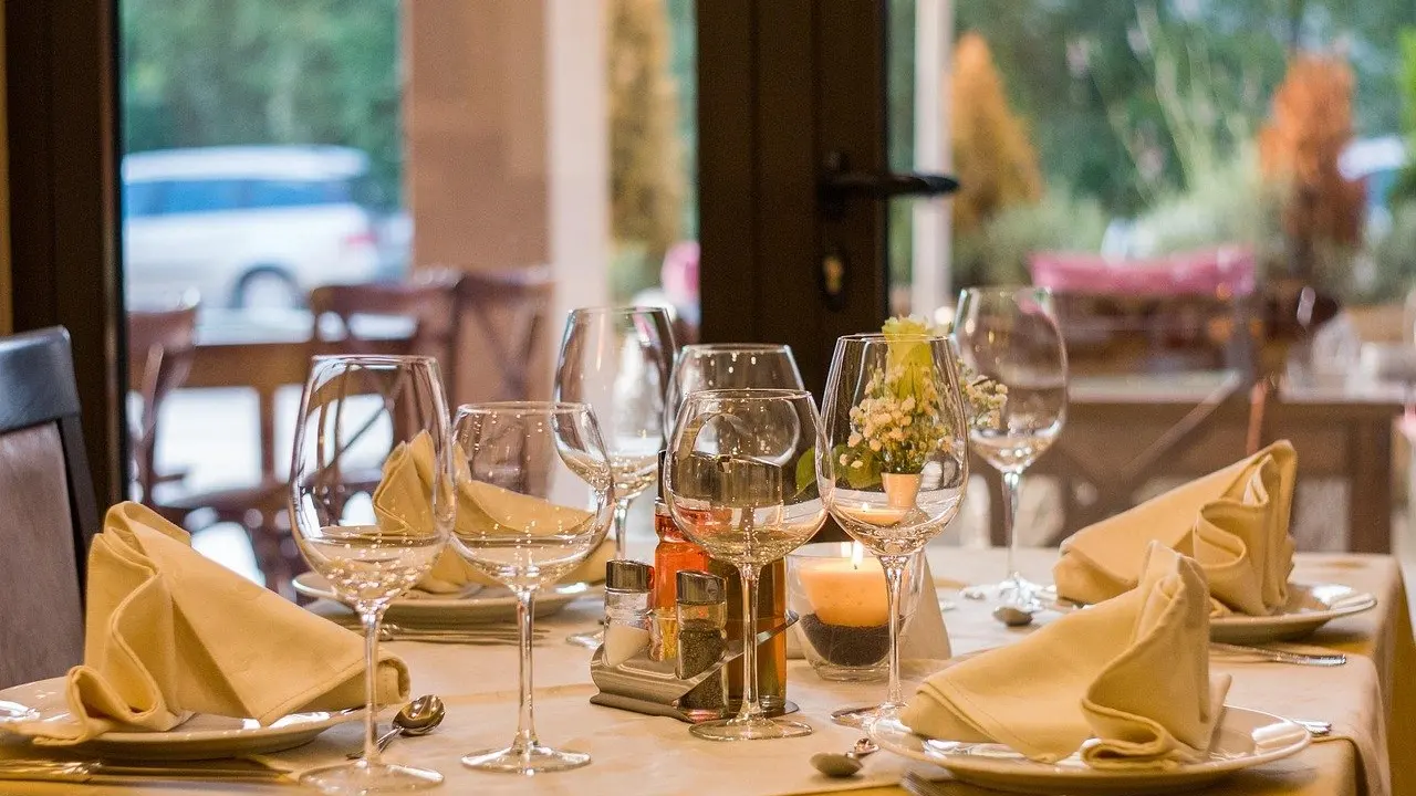 restaurants near theater district tacoma